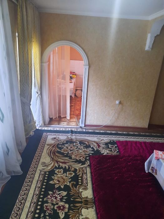 Срочно продаётся дом в центре Аксукента.