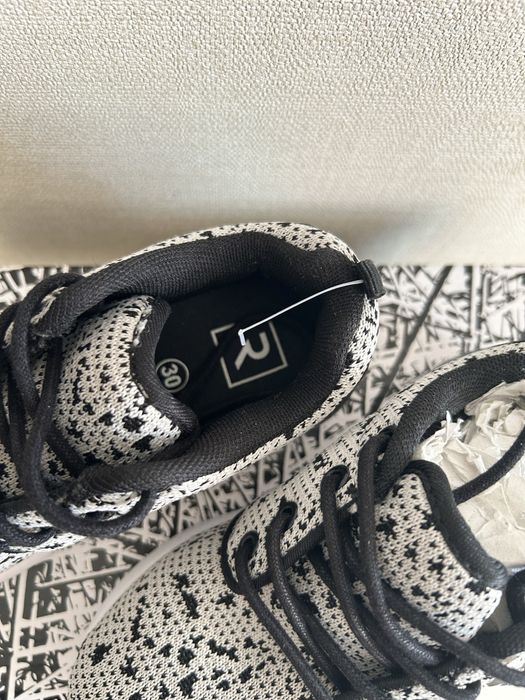 Кроссовки детские размер 30