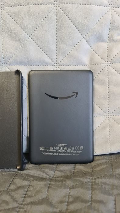 Kindle  11th поколение подсветка wifi като нов