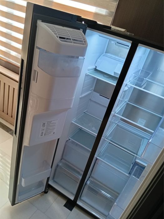 Холодильник Samsung