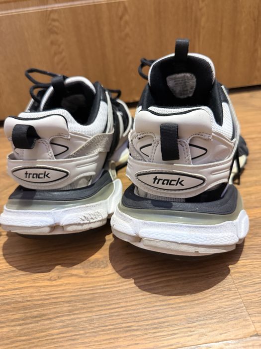 Balenciaga track