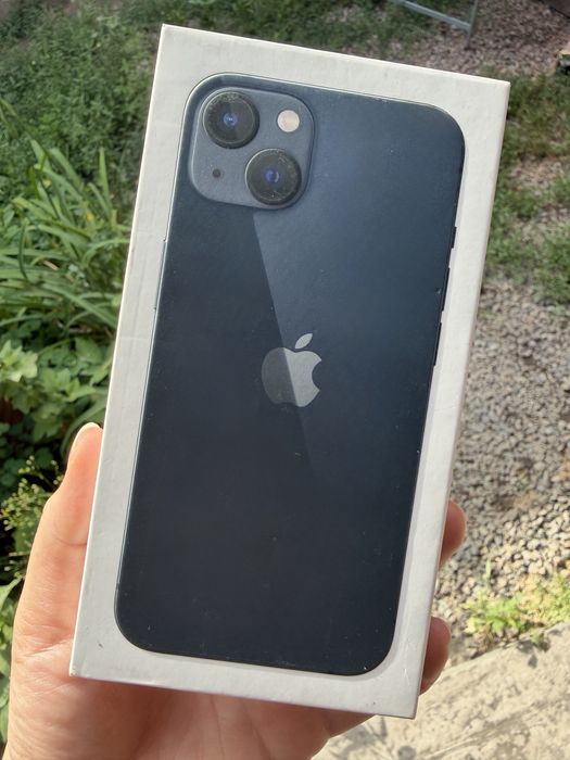 Продам iPhone 13