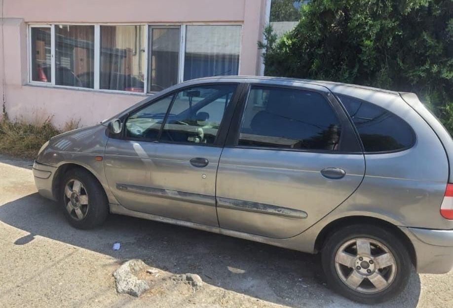 Piese auto din dezmembrari Renault Megane Scenic Sedan 1.6 16v an 2000