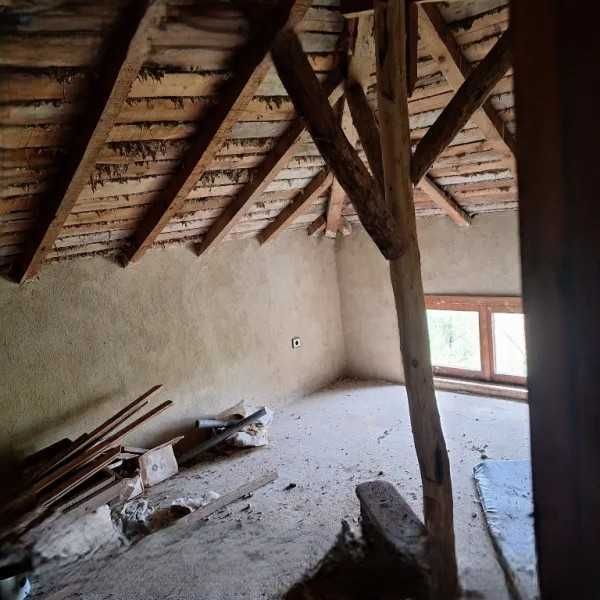 Двуетажна къща в Балканци