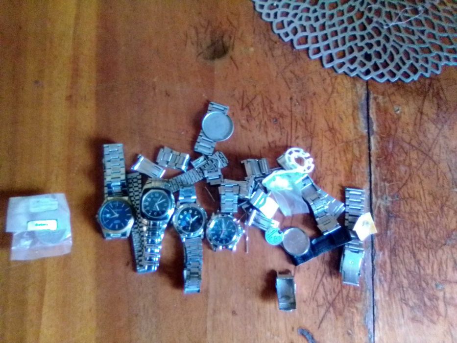 Часы на запчасти