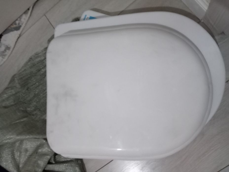 Продам унитазные крышки