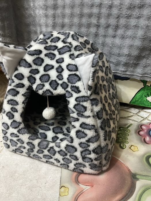 Продам лежанку для кошек