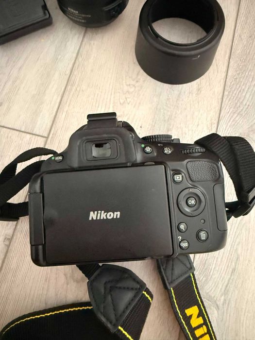 Kit Foto DSLR Nikon D5100 + Obiective 18-55mm & 55-200mm VR + Geantă Case Logic