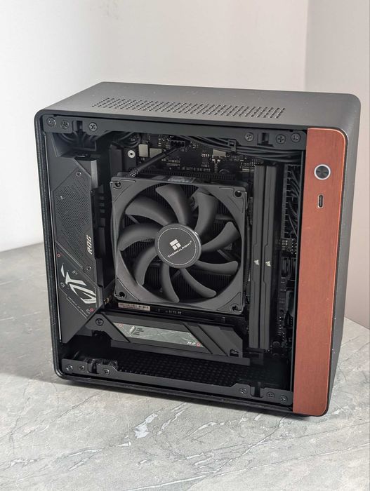 Ультракомпактный топовый игровой ПК на базе Ryzen 7 7800X3D и RTX 5060
