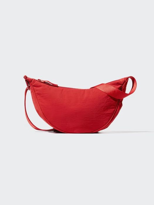 Бананка Uniqlo красная