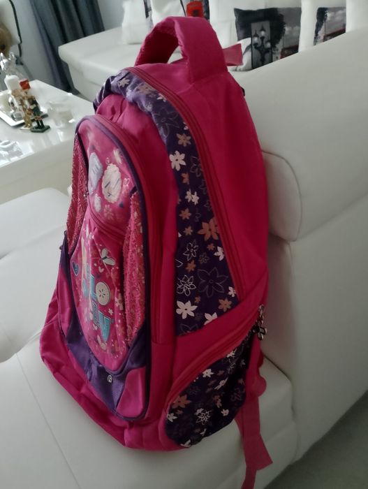 Vând rucsac sport/fashion ,pentru  fete,in stare perfecta,