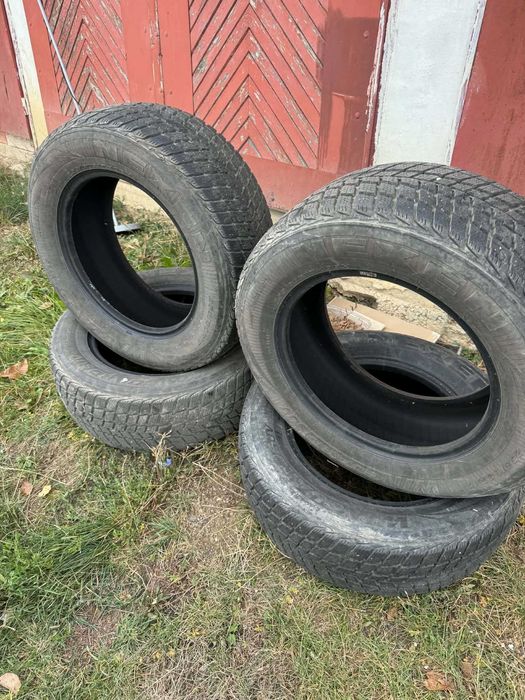 Продавам 4бр. зимни гуми Nexen 255/60/17