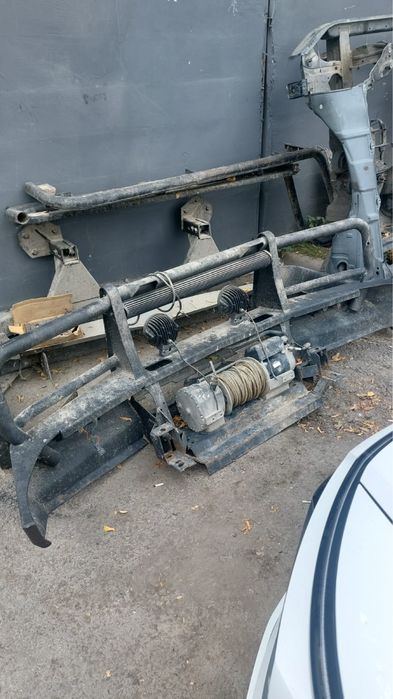 Продам срочно  бампер крузак 105
