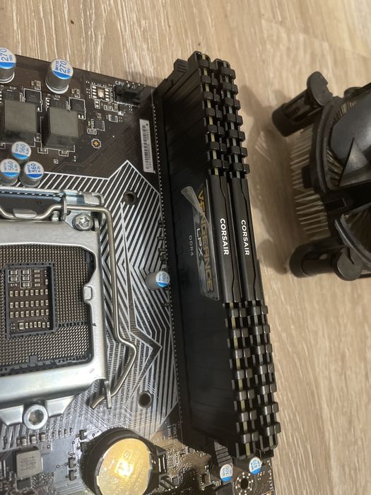 Placa de baza H110M PRO-D , 16 GB ram DDR4 2400MHz si cooler CPU