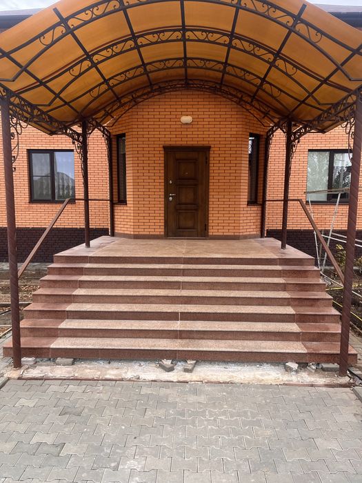 Лестница фасад площадка перила Ускаман