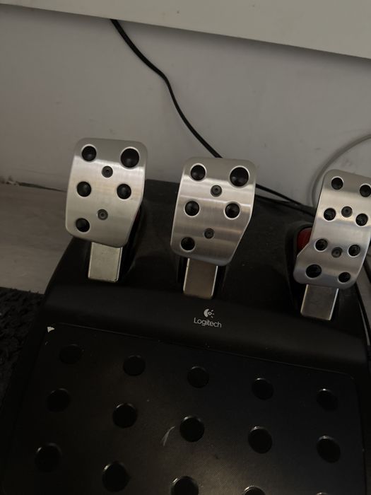 Геймърски волан Logitech g27