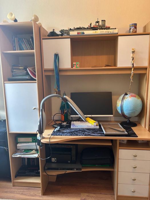 Продам детскую мебель для школьника