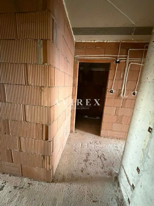 Оферта 58342 - Тристаен апартамент в кв. Христо Смирненски срещу