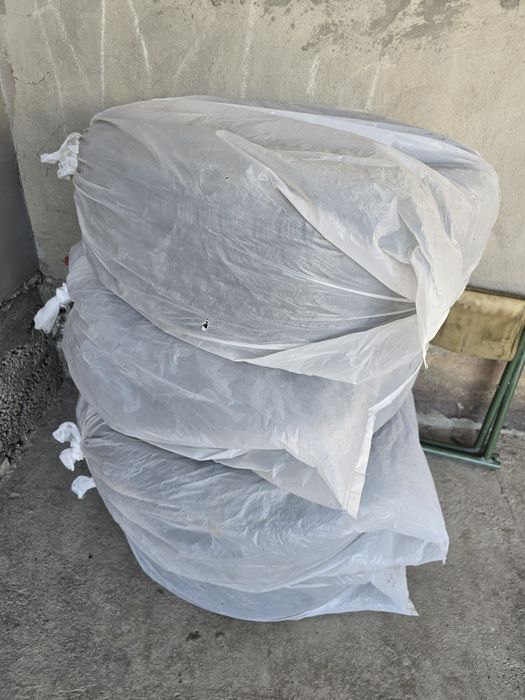 Шины зимние продам.