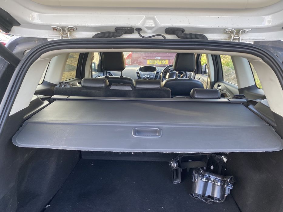 Aripă dreapta spate Ford Kuga 2014
