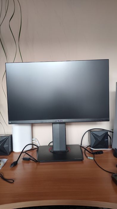 Продавам геймърски монитор