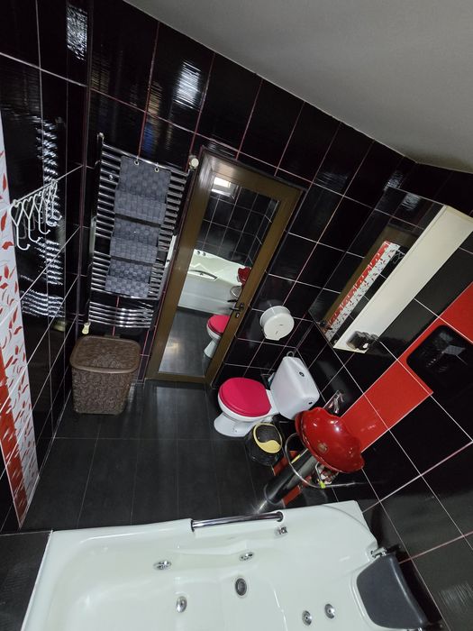 Închiriez apartament 3 camere decomandate