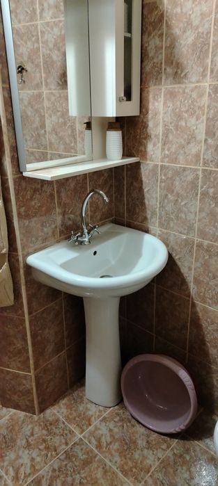 Давам под наем боксониера