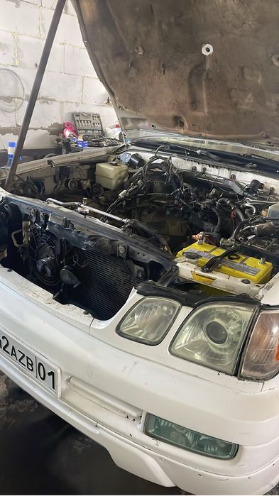 Дигатель на J100 2uz fe