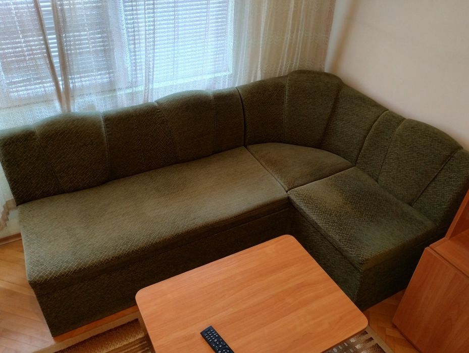 Продавам Ъглов диван