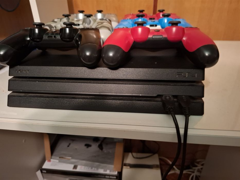 Продам PlayStation 4 pro 1Tb