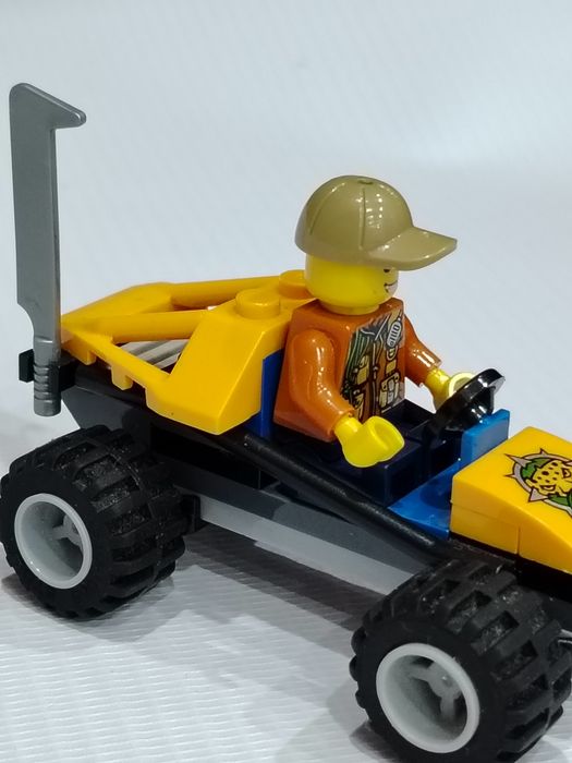 Конструктор Багги с минифигуркой (Совместим с LEGO)