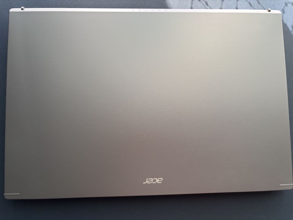 Продам ноутбук .