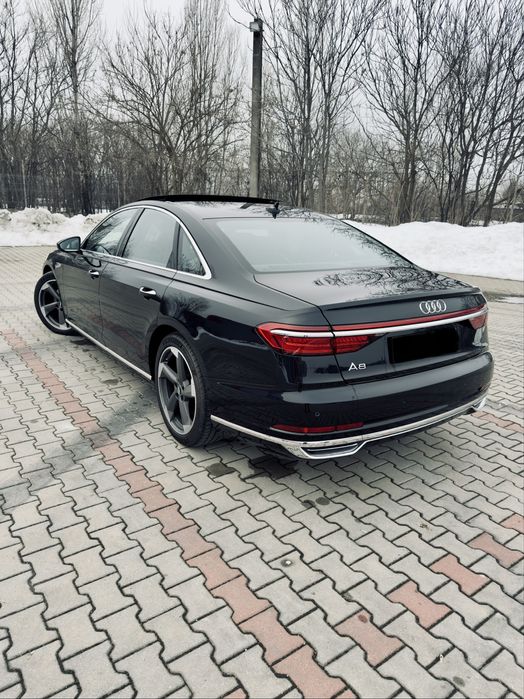 Vand Audi A8 50 TDI / 120.000km / Individual / HUD / TV / FULL 39.900€