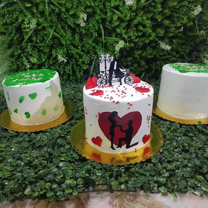 Zakazga bento tort va turli xil marosimlar uchun tortlar