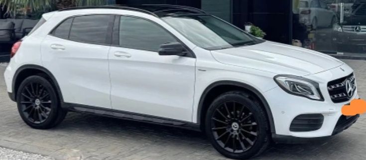 Mercedes GLA 200  PANORAMA