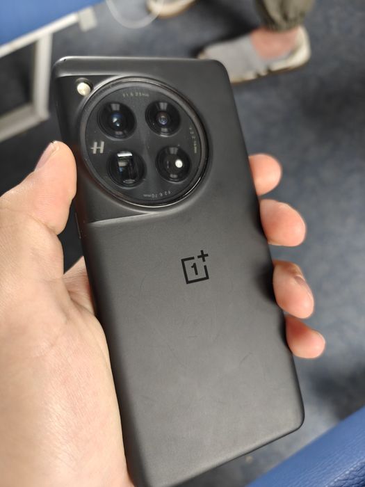 OnePlus 12 92% 16/512 450$ srochno