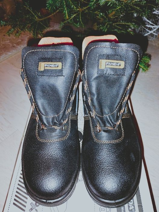 Нови работни обувки