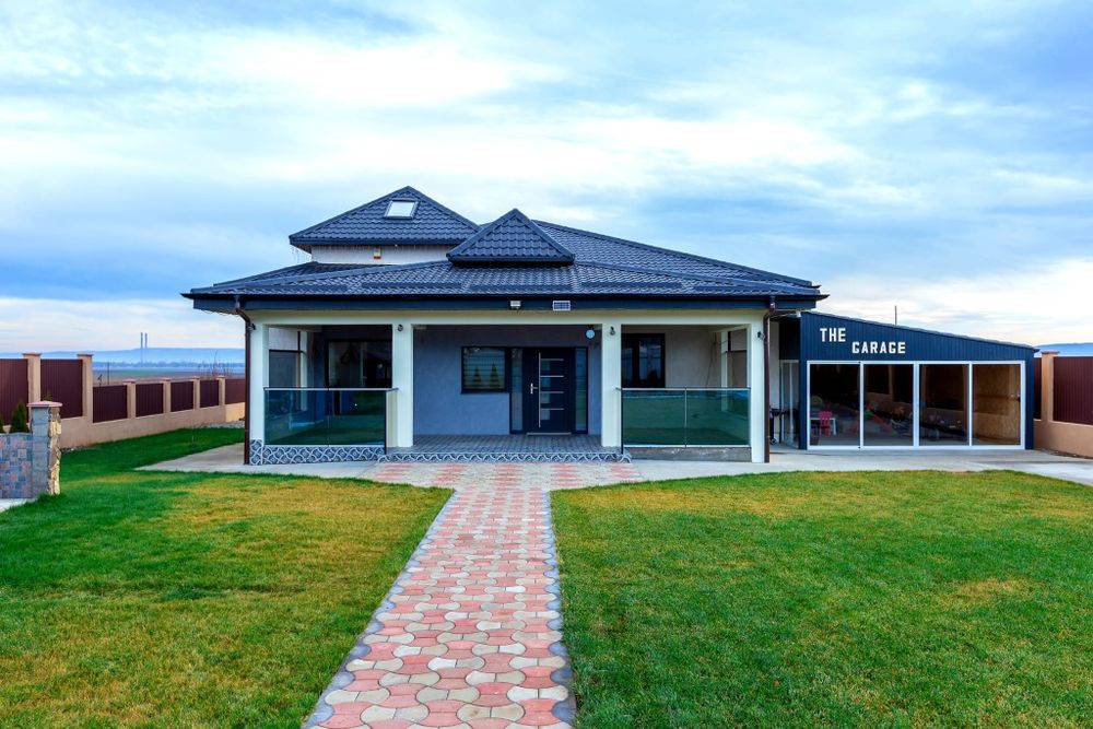 Casa cu teren 1000 m de vanzare in Sarata Bacau