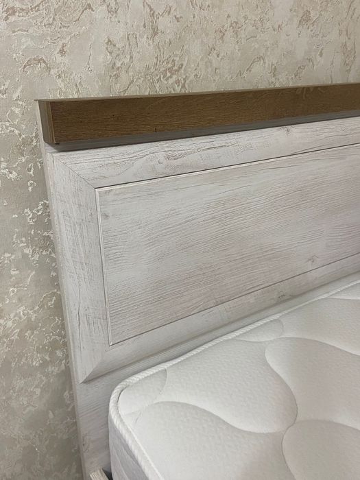 Продам спальный гарнитур