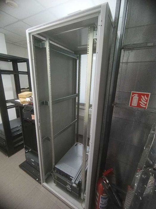 Сървърни шкафове / server racks 42U/45U