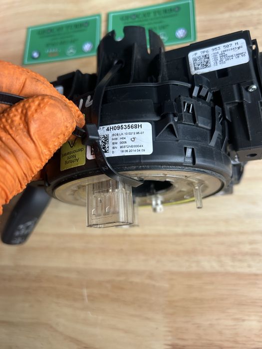 Spiră volan Volkswagen Touareg  7P 4H0 953 568 H