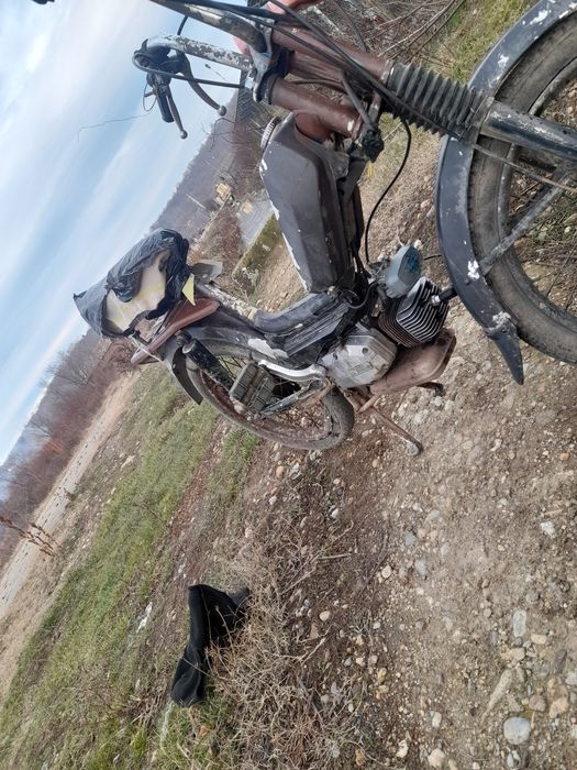 Vând motoretă merge bine