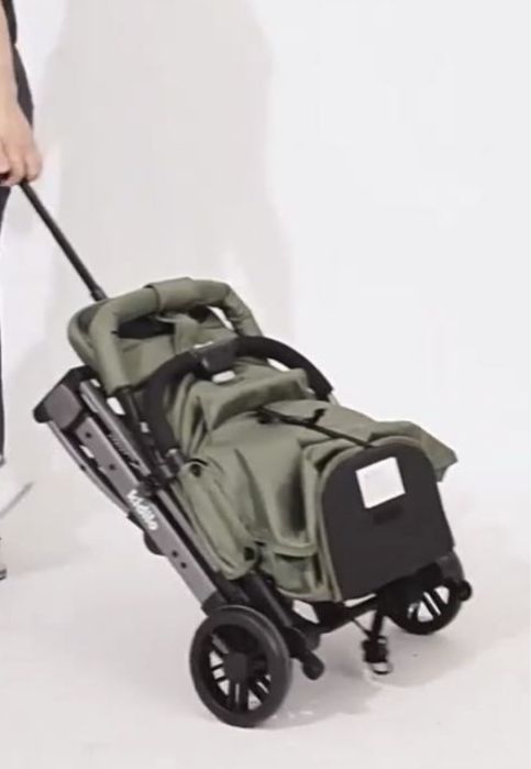 Детская прогулочная коляска