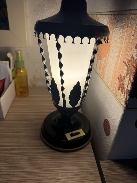 Комод / скрин с 4 чекмеджета и подарък