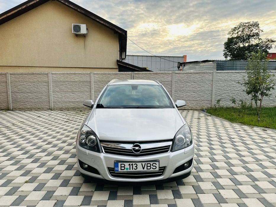 Vând Opel astra h an 2009 automat motor 1.9 cdti