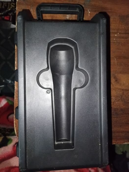 Kalonka bluts , mikrofon lik.