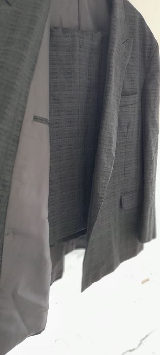 Costum culoarea gri de bărbați