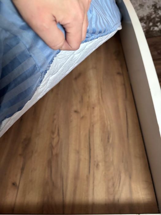 Продам кровать и тумбочки