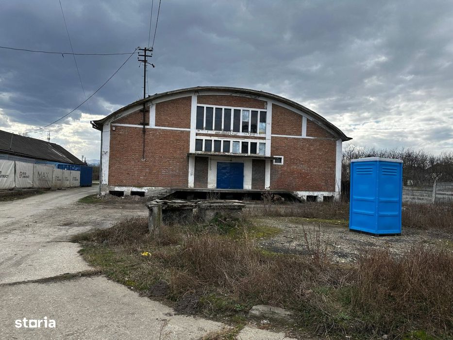 Teren intravilan 16058 mp + hale Calea Surii Mici