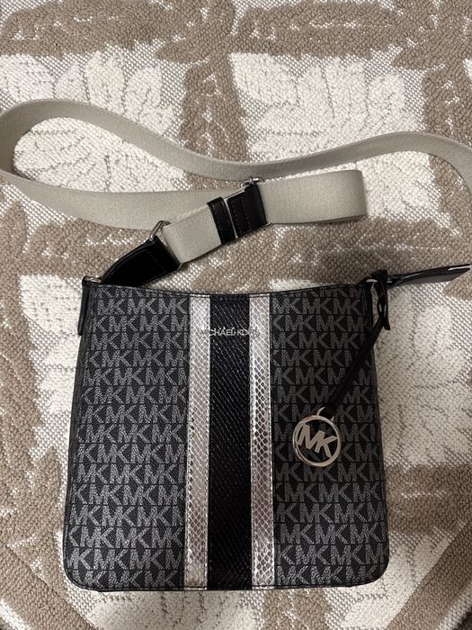 Продам оригинальную сумочку michael kors